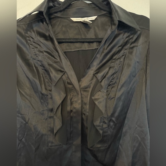 Diane von Furstenberg Women's Silk Button-down Blouse Size 12 100% silk - Picture 5 of 7